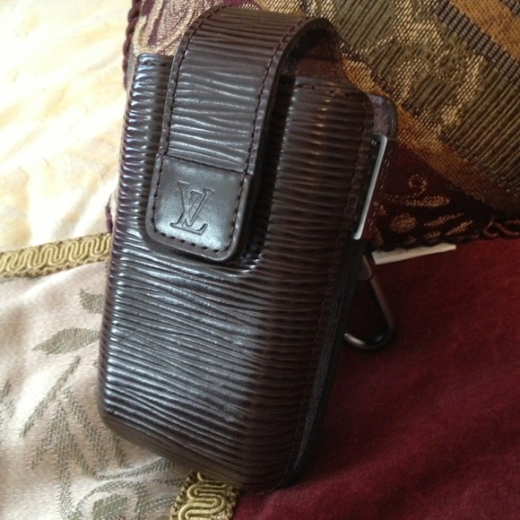 Louis Vuitton cell phone case!!