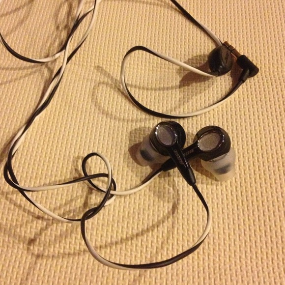 Bose stereo in ear buds. Unbelievable sound