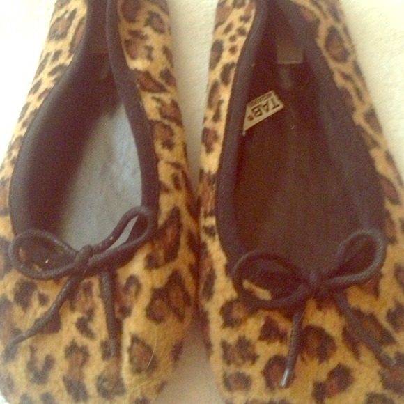 Leopard print ballet flats