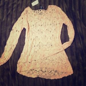 HOLD FOR KASMMORE Long sleeve lace top🎀