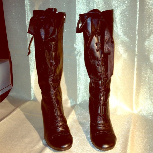 Black lace up boots