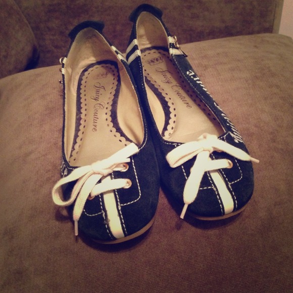 Juicy Couture Flats