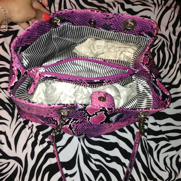 🔴SOLD🔴New snake print bag - Picture 4 of 4