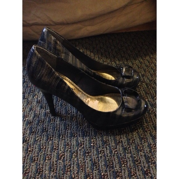 Dollhouse pumps