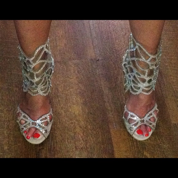 The ultimate GLAM gladiator shoes!