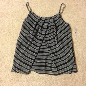 NY&C cross front tank top