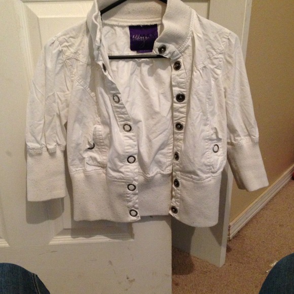 Super cute over coat. Light weight