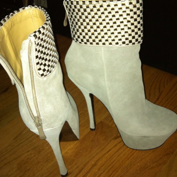 Be Be booties NWT - Picture 2 of 3
