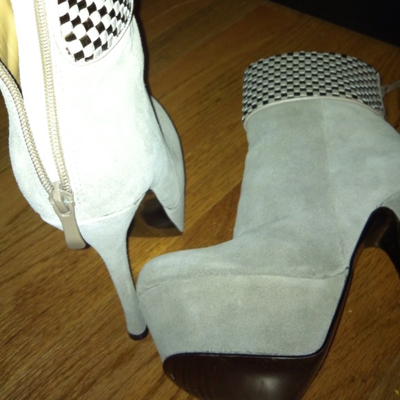 Be Be booties NWT - Picture 3 of 3
