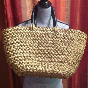 🌟REDUCED🌟Straw handbag