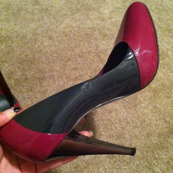 REDUCED! 👠👣ALDO - Picture 2 of 2