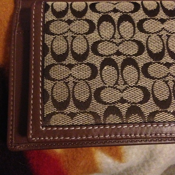 Additional pics of coach wallet