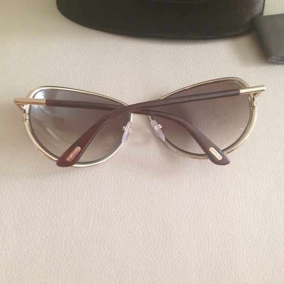 Tom Ford📍SOLD📍 - Picture 2 of 4