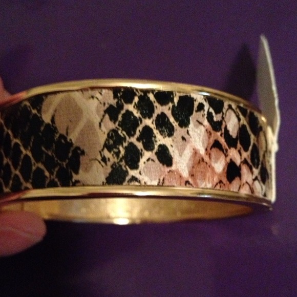 ANIMAL PRINT STYLE BANGLE NWT