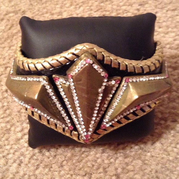 Jewelry - Fabulous Leather Cuff!