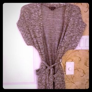 Short sleeve sweater