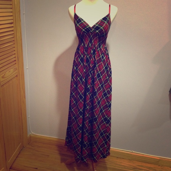 sold in bundleREDUCED✨Adorable plaid maxi dress💋