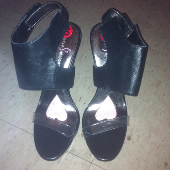 ❌Sold❌Paris Hilton Sandals