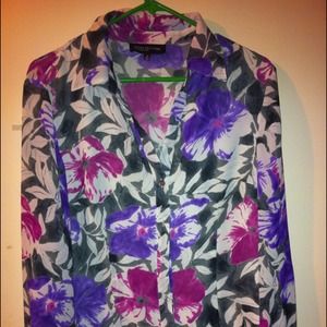 🌻Vintage inspired flowery top PRE owned