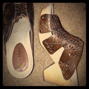 Earthies backless sandals size 7