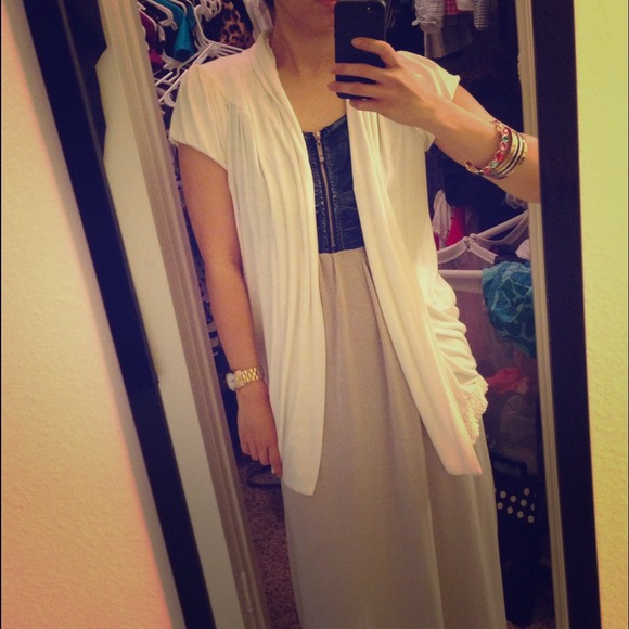 White long cardigan- shortsleeves