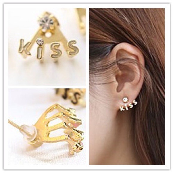 kiss letter earring