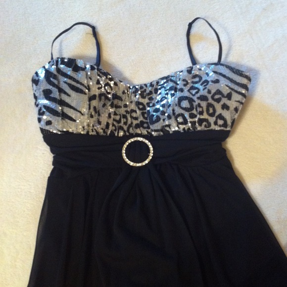 ❤❤REDUCED❤❤Gorgeous prom dress or evening dress!! - Picture 2 of 4