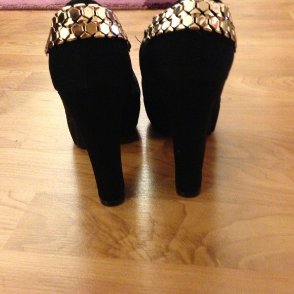 Sexy heels - Picture 2 of 4