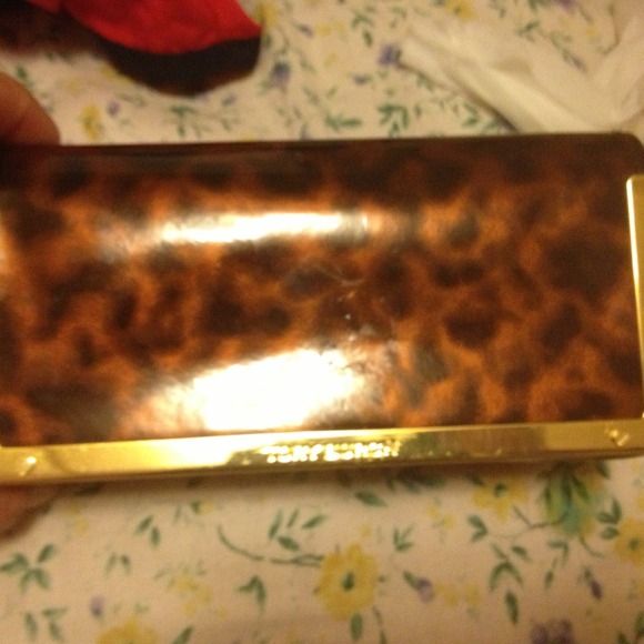 Tory Burch make up bag/Sunglass cAse.***SOLD*****