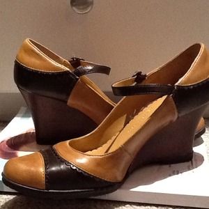 Reserved Kenneth Cole  brown color block heels
