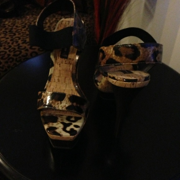 Steven by Steve Madden 5" heel ,1" platform - Picture 2 of 4