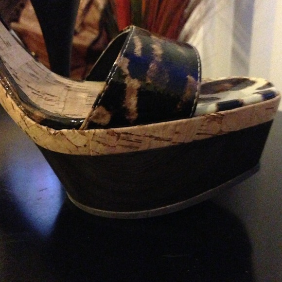 Steven by Steve Madden 5" heel ,1" platform - Picture 4 of 4