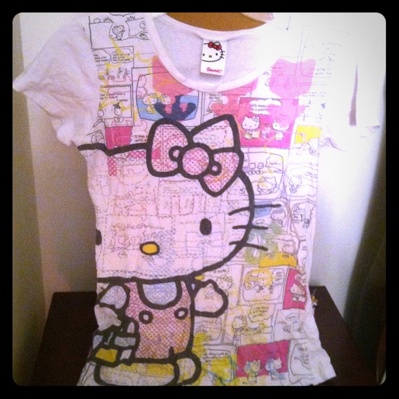 White Graphic Hello Kitty Tee by Sanrio