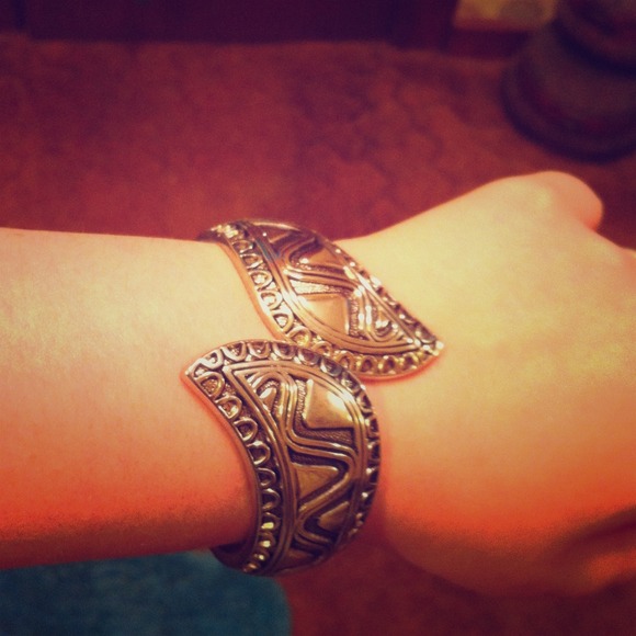Beautiful silver bracelet!