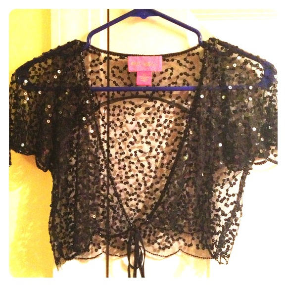 Sequenced short scallop sleeve Betsy Johnson vest