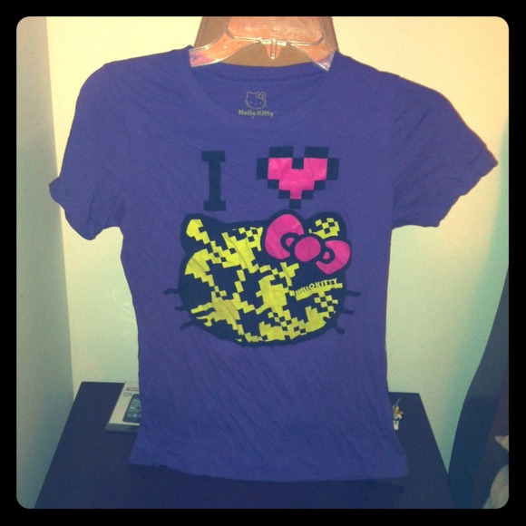 Purple hello kitty graphic tee by Sanrio