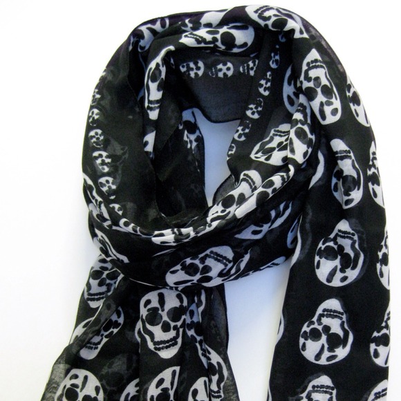 📌sale📌Skull Printed Soft & Large Scarf!