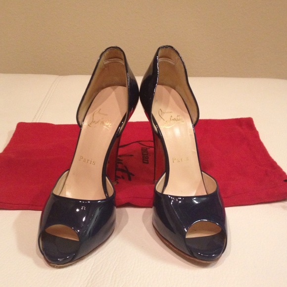 *SOLD* Navy patent leather Christian Louboutins