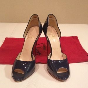 *SOLD* Navy patent leather Christian Louboutins