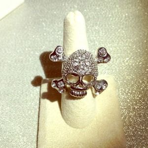 Skull ring