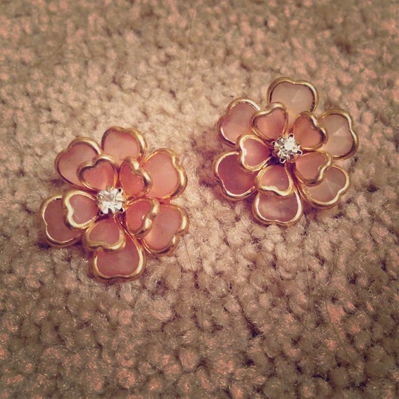 Cute pink flower earrings