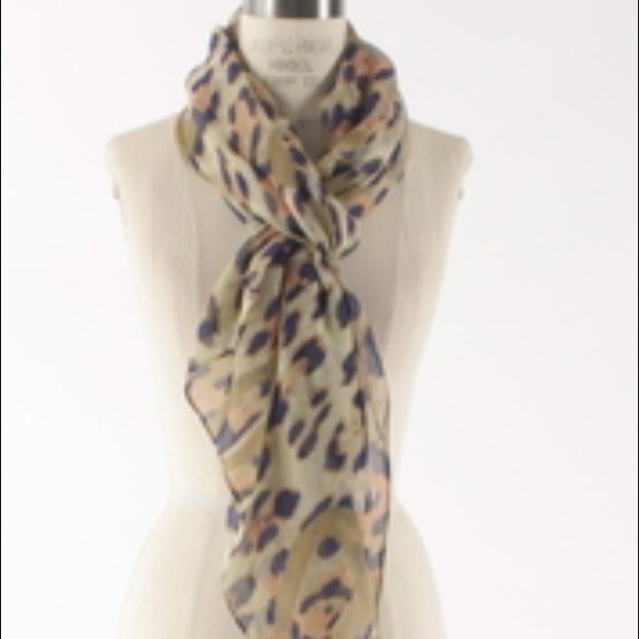 Leopard print scarf - Picture 1 of 1