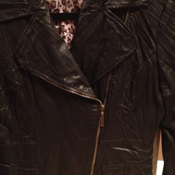 Faux leather jacket from Forever 21 - Picture 2 of 4