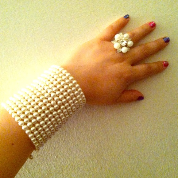 Pearl costume jewelry set