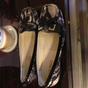 ⬇Reduced! ✨NWOT✨Comfortable flats