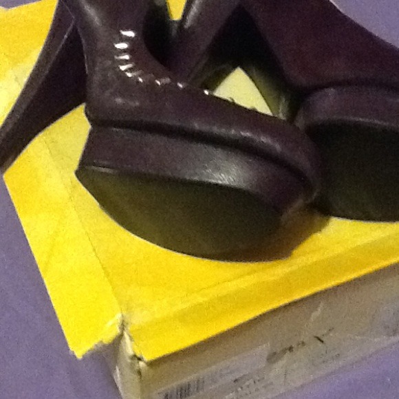 New shoes - Picture 2 of 4