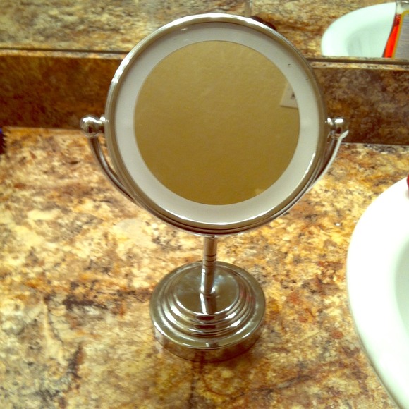 Mirror ( can light up )