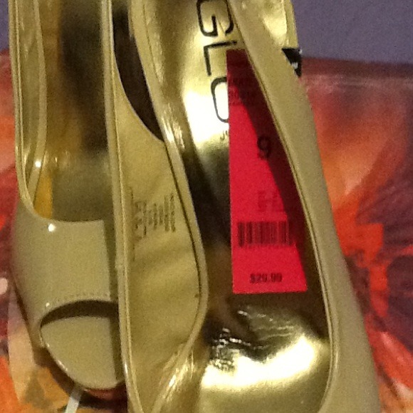 New shoes - Picture 4 of 4