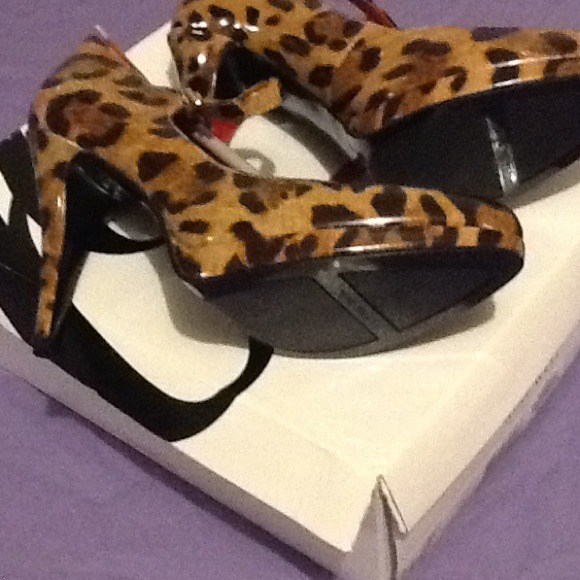 New shoes - Picture 3 of 4