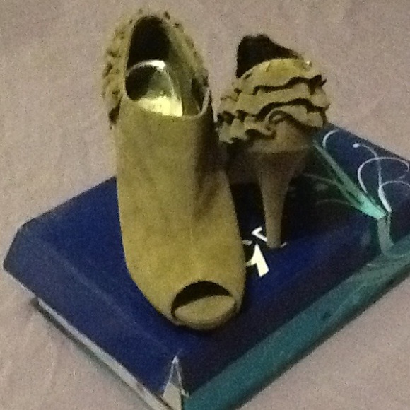 New taupe shoes